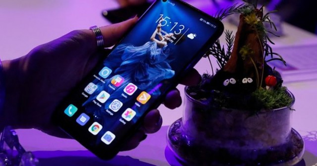 Honor chưa thể “thương xót” Huawei vào lúc này