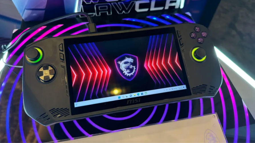 CES24: MSI ra mắt handheld PC đầu tiên trang bị chip Intel