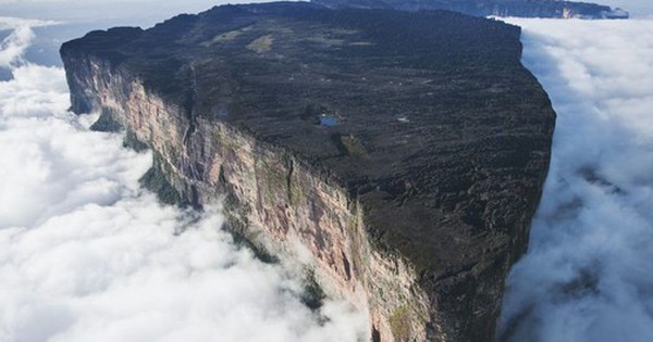 Núi Roraima: 'Thế giới đã mất' bị cô lập hàng triệu năm mà người bản địa gọi là 'nhà của các vị thần'