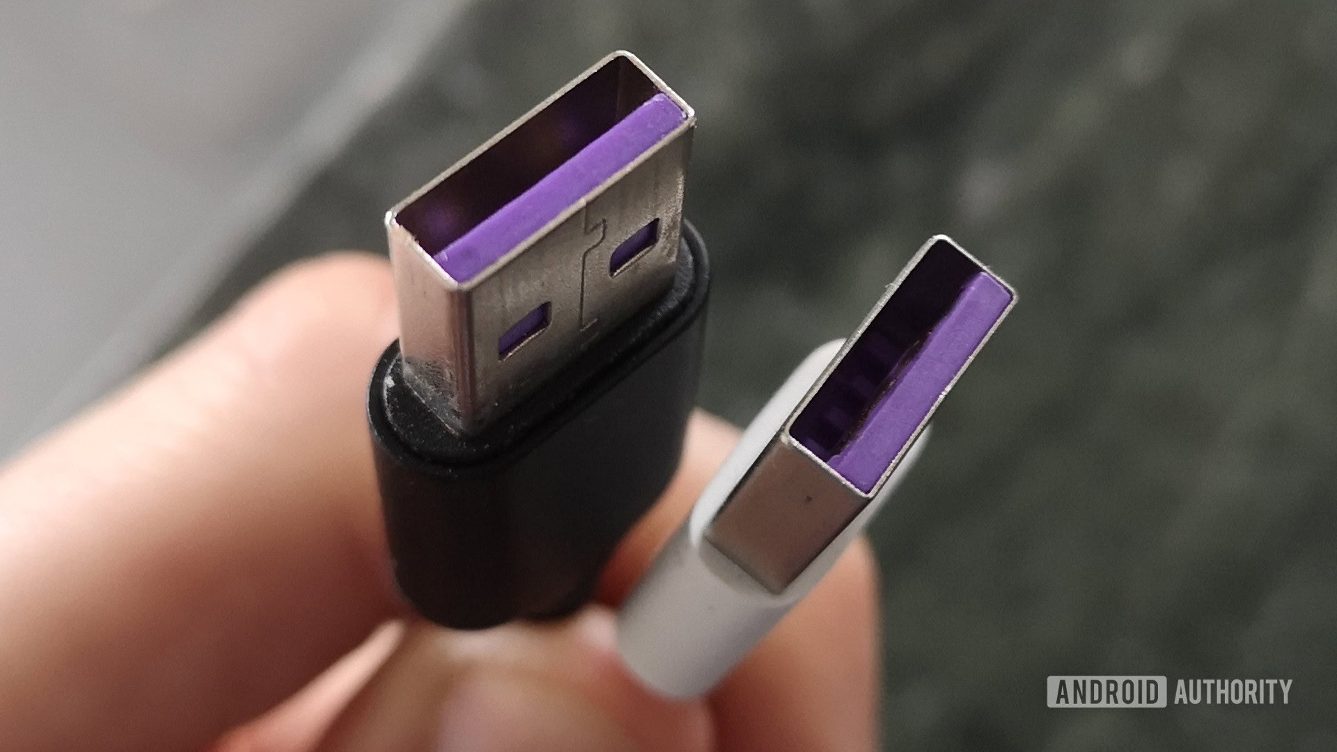 Cổng USB màu tím có ý nghĩa gì?