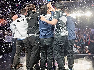 LMHT: Doublelift cùng Team Liquid đè bẹp 100 