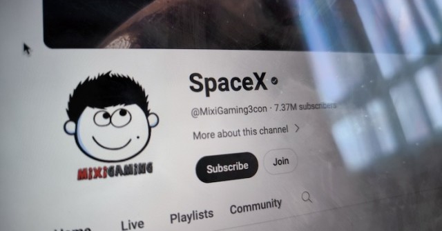 Kênh YouTube MixiGaming của Độ Mixi lại bị hack, đổi tên thành SpaceX