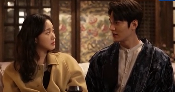 Kim Go Eun né nụ hôn của Lee Min Ho như 