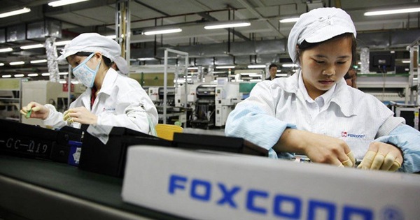 Apple thừa nhận thất bại: Công nhân Foxconn lắp ráp iPhone tốt hơn nhiều so với máy móc tự động