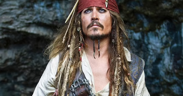 Johnny Depp từ chối làm cướp biển vì giận hãng Disney