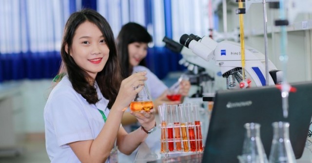Những ngành miễn học phí 100% năm 2025: Có ngành nhận thêm 3,63 triệu đồng/tháng, được sắp xếp việc làm