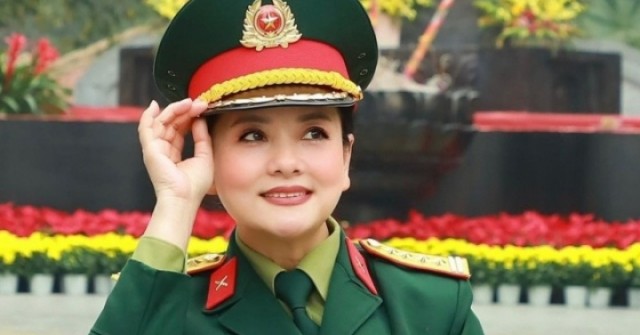 NSND Thu Quế mang quân hàm Đại tá đón niềm vui mới ở tuổi 56