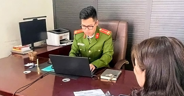 Người phụ nữ Hà Nội có 153 triệu đồng nhưng chỉ rút được 2,5 triệu, tiếp 300 triệu thì sập hệ thống