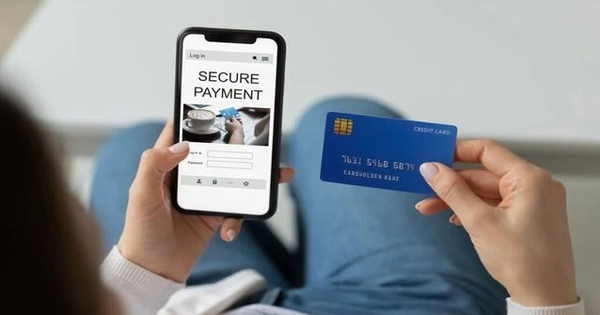 Tại sao biết rõ cả số tài khoản ngân hàng, thông tin đăng nhập và mật khẩu người dùng?