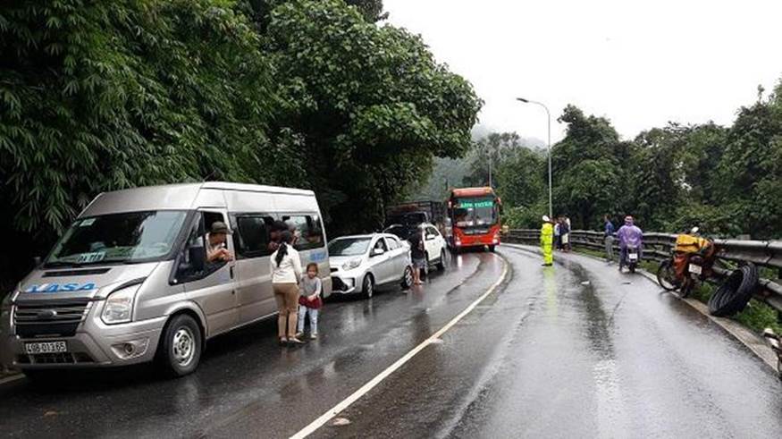 Đèo Bảo Lộc hoàn toàn thông tuyến sau 1 ngày khắc phục sự cố do sạt lở nghiêm trọng