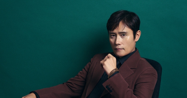 Nghịch lý: Drama đời tư nổ trời, nhưng nam diễn viên này vẫn là "ông hoàng được ngành điện ảnh cưng chiều"