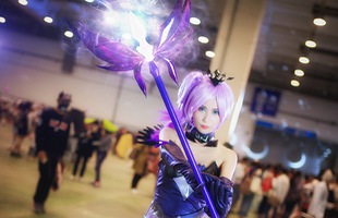 Cosplay Lux Thập Đại Nguyên Tố tuyệt đẹp dành cho fan Liên Minh Huyền Thoại