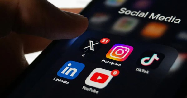 Đan Mạch dự kiến cấm mạng xã hội với người dưới 15 tuổi để “trả lại tuổi thơ cho trẻ em”