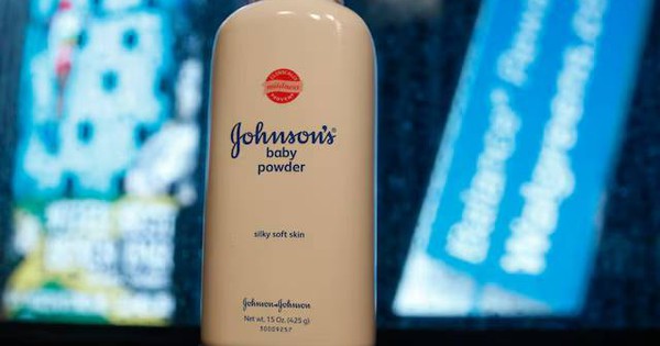 Johnson & Johnson bị tuyên bồi thường gần 25.000 tỷ đồng vì phấn rôm chứa chất gây ung thư, đối mặt hơn 67.000 vụ kiện