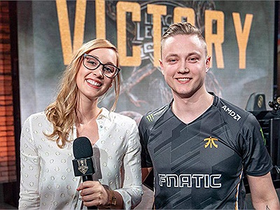 Liên Minh Huyền Thoại: Nữ MC xinh đẹp Sjokz thông báo nghỉ việc tại Riot Games