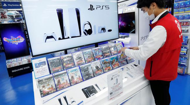 PS5 cháy hàng, Sony vẫn than phiền: “Càng bán càng lỗ”