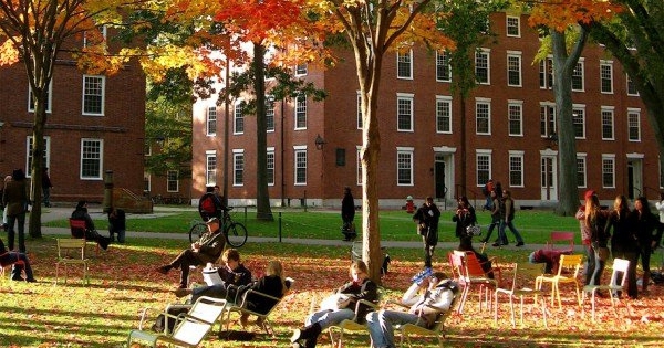 Mỹ khôi phục cấp visa cho sinh viên Harvard