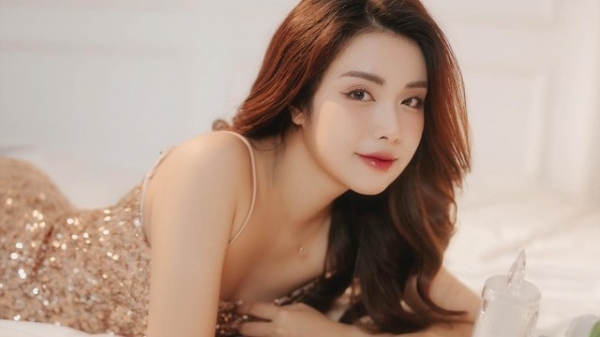 Lộ diện hot girl 'ngoan xinh yêu' mới nổi làng game