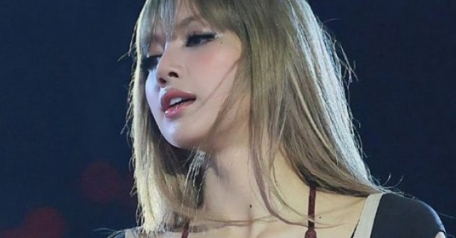 Lisa bị chỉ trích 'thiếu tế nhị' vì ném Labubu fan tặng