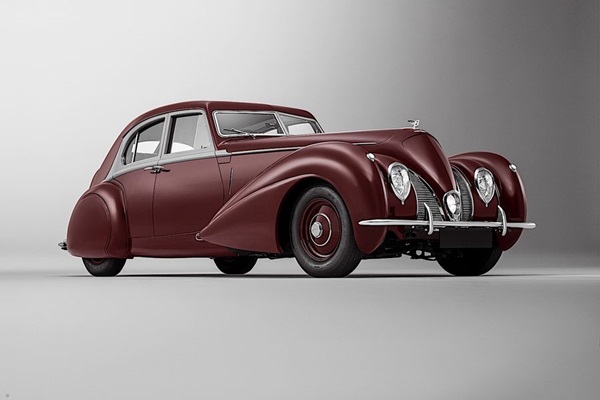 Xe cổ Bentley Corniche nguyên bản từ năm 1939 của Anh được tái sinh thành công