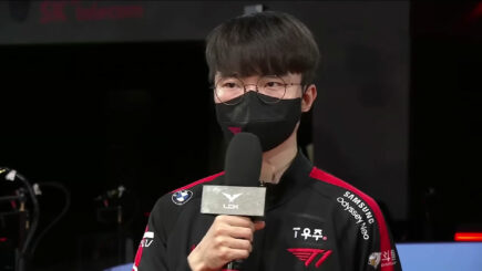 Faker lên tiếng bênh vực nhóm fan T1 thuê xe biểu tình khắp Seoul