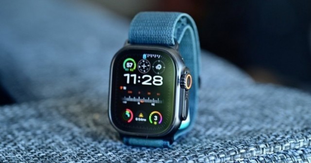 Apple Watch Ultra 3 lộ kích thước màn hình mới trên bản beta iOS 26