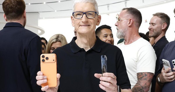 Đằng sau vẻ hào nhoáng của iPhone 17, Apple đã cố tình giấu nhẹm một thứ đang “thua ê chề” trước Samsung?