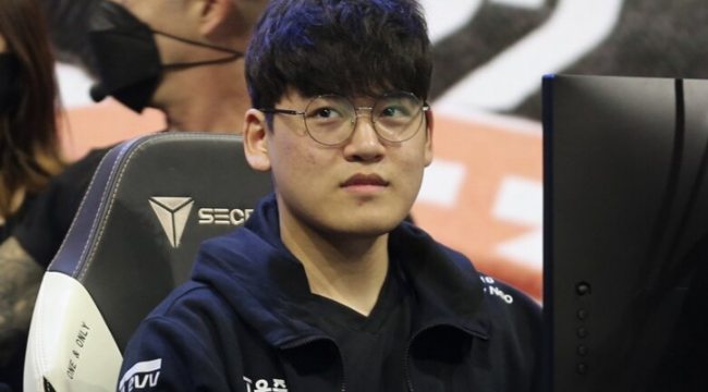 Gumayusi: “Hơi buồn khi chỉ mình Faker muốn giúp tôi có pentakill”