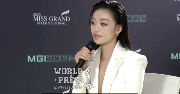Hoa hậu Yến Nhi sững người khi bị chủ tịch Miss Grand hỏi về livestream nói xấu Sen Vàng