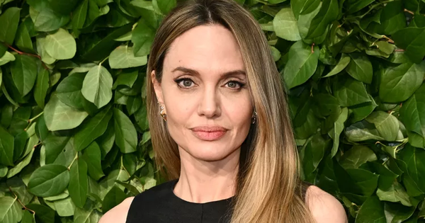 Angelina Jolie bị dồn tới đường cùng
