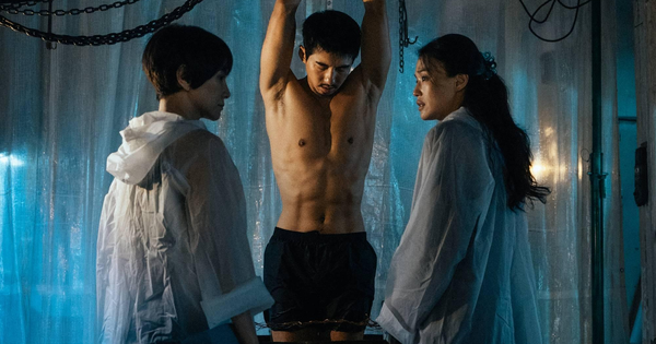 Thức cả đêm vì phim 18+ siêu hay vừa chiếu: Nữ chính đẹp kinh diễm, phong thần cả đời cũng không đủ