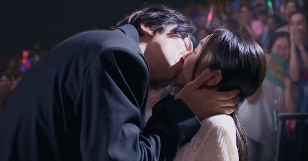 Clip: Sao hạng A Hàn Quốc công khai hôn bạn gái người Việt trước mặt cả nghìn fan, chuyện gì vậy trời?