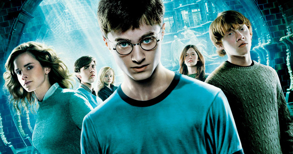 Thách bạn tìm ra điểm KÌ DỊ ở poster Harry Potter này, một nhân vật bị 