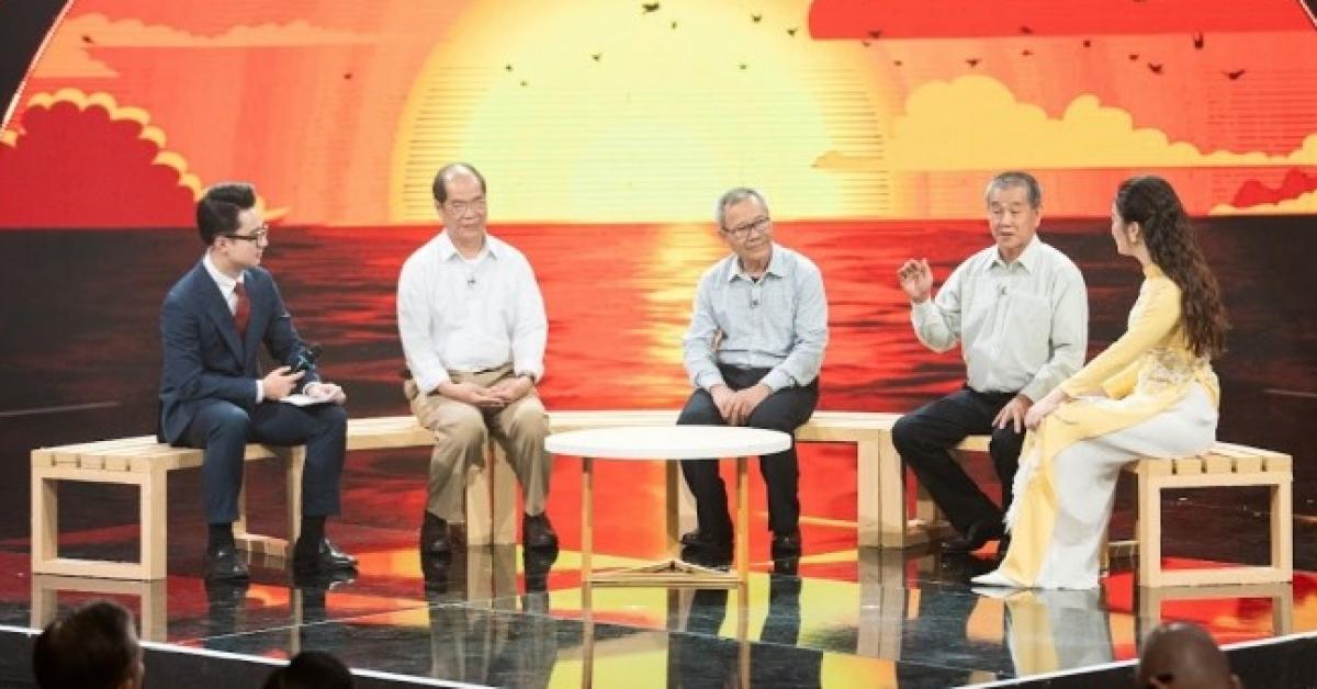 Xúc động trước 3 ông bố ở 3 miền: Có người để 100 tỷ cho 120 người con