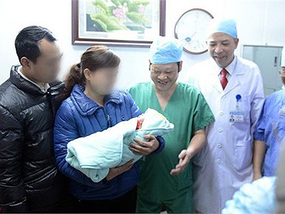 Tin vui cho hội “không thích lấy chồng”: Phụ nữ độc thân có quyền sinh con bằng IVF