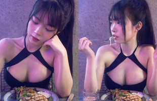 Ngồi ăn bít tết nhưng vòng một to hơn đĩa, nàng hot girl bất ngờ trở nên siêu viral, trang cá nhân tăng trăm ngàn follow sau ít ngày