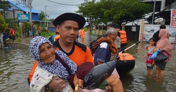 Indonesia: Mưa lớn gây lũ lụt, 26 người chết và mất tích