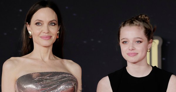 Angelina Jolie ủng hộ và đầu tư cho con gái theo nghệ thuật