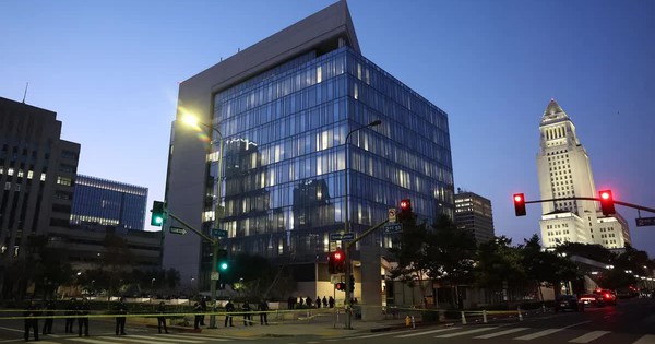 Mỹ ban bố lệnh giới nghiêm ở Los Angeles