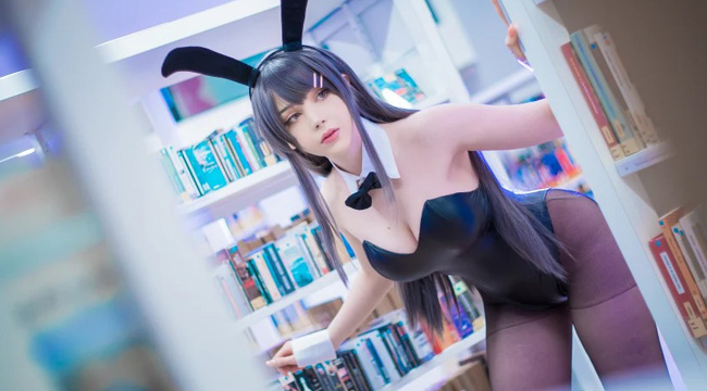 Cosplay nàng thỏ thu hút mọi ánh nhìn từ Bunny Girl-senpai