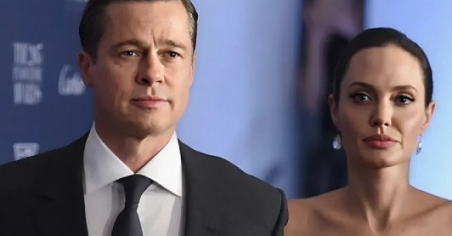 Brad Pitt yêu cầu xem tin nhắn riêng tư của Angelina Jolie