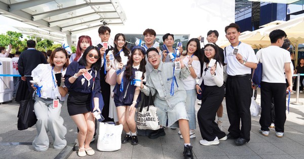 Samsung khuấy động cộng đồng với chuỗi hoạt động “The Ultra Fest. Unfolds”: Nhìn tận mắt sờ tận tay Galaxy Z Flip7 và Galaxy Z Fold7!