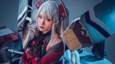 Ngẩn ngơ với bộ cosplay mới của Prinz Eugen trong Azur Lane - Cosplay