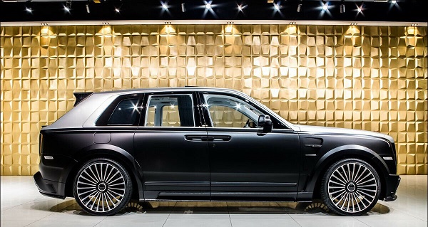 Bộ đôi Rolls-Royce Cullinan độ bodykit Mansory được chào bán với giá 726.000 USD