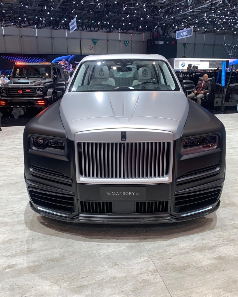 Rolls-Royce Cullinan bản độ tỷ phú được rao bán với giá khiến 