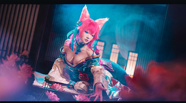 LMHT: Cosplay Ahri Chiêu Hồn Thiên Hồ đầy đầy mê hoặc