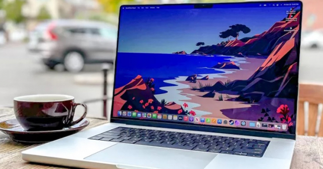 MacBook Pro 16 inch hay Dell XPS 15 OLED 2022 là bá chủ?