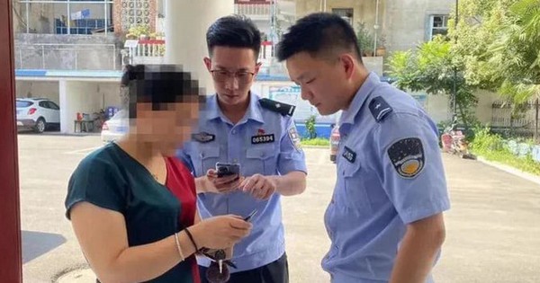 Cảnh sát giúp người phụ nữ lấy lại 35 triệu đồng đã chuyển cho kẻ lừa đảo bằng cách không ngờ