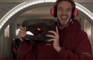 Thì ra đây là món quà Youtube tặng cho channel đạt 100 triệu sub, PewDiePie suýt khóc