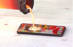 Đổ dung nham nóng hơn 1.000 độ vào iPhone 11 Pro Max để xem chuyện gì xảy ra, Youtuber bị chỉ trích mạnh mẽ